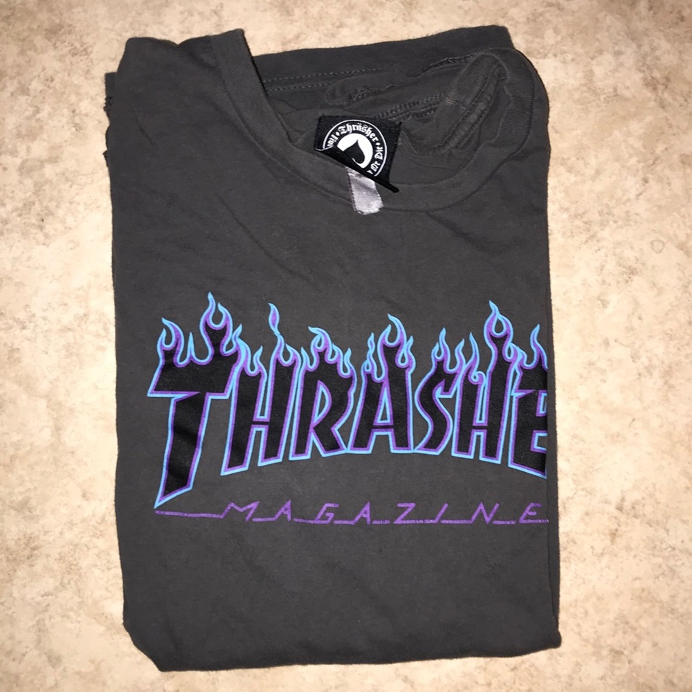 L Grey Thrasher tshirt